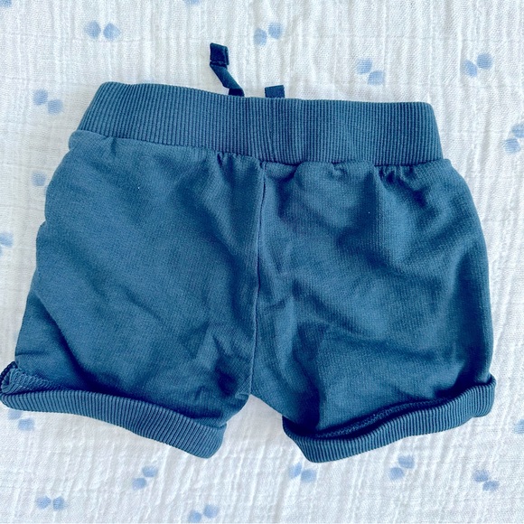 Oliver & Rain Organic Cotton Baby Bodysuit & Shorts Set - 3 months - Picture 8 of 10